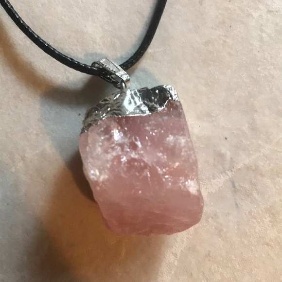 Pink Stone necklace - Picture 2 of 2